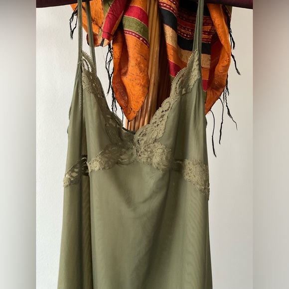 Laundry by Shelli Segal lined tulle and lace midi dress - Picture 2 of 12